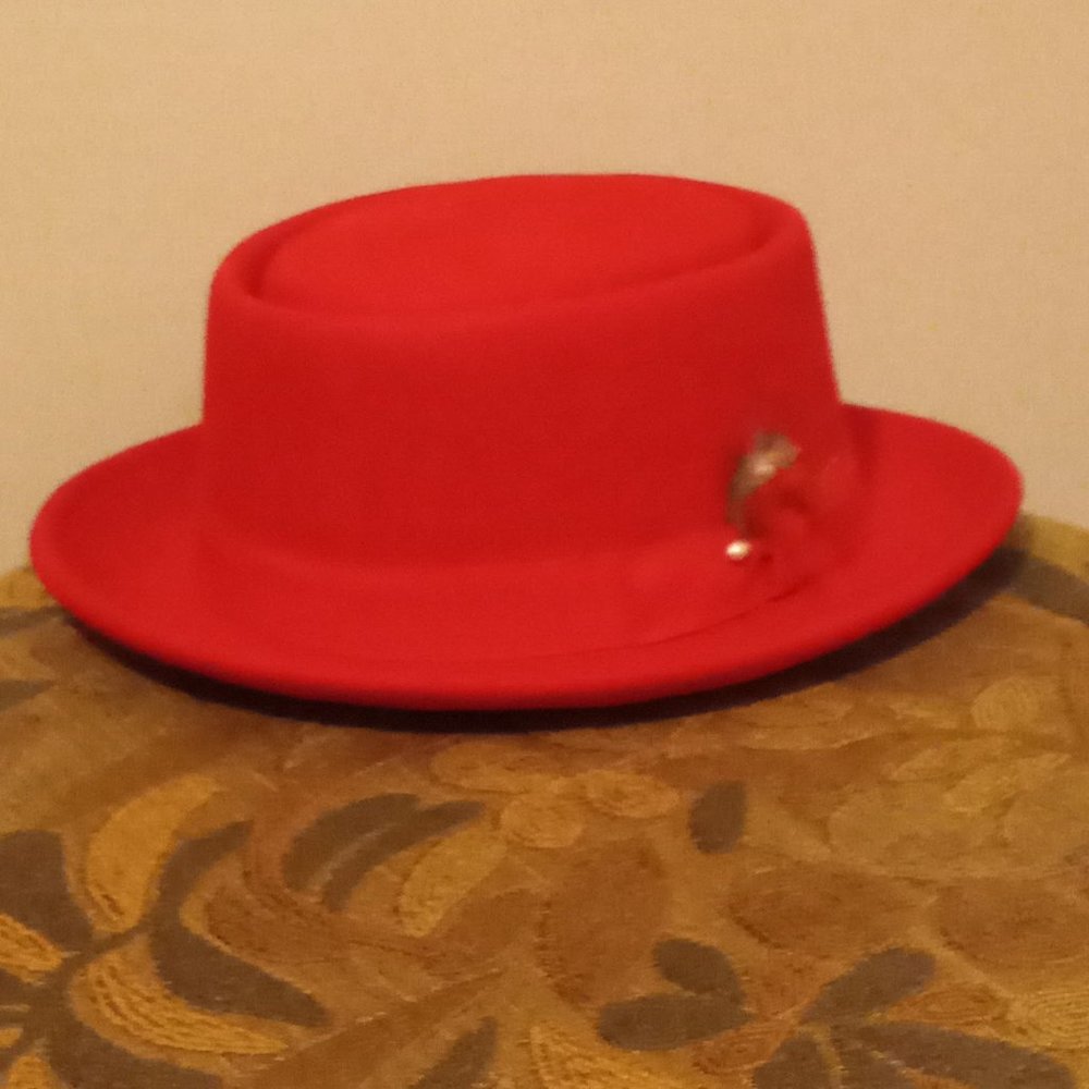 Pre-Owned Men’s Red Montique International Wool Dress Hat (L)